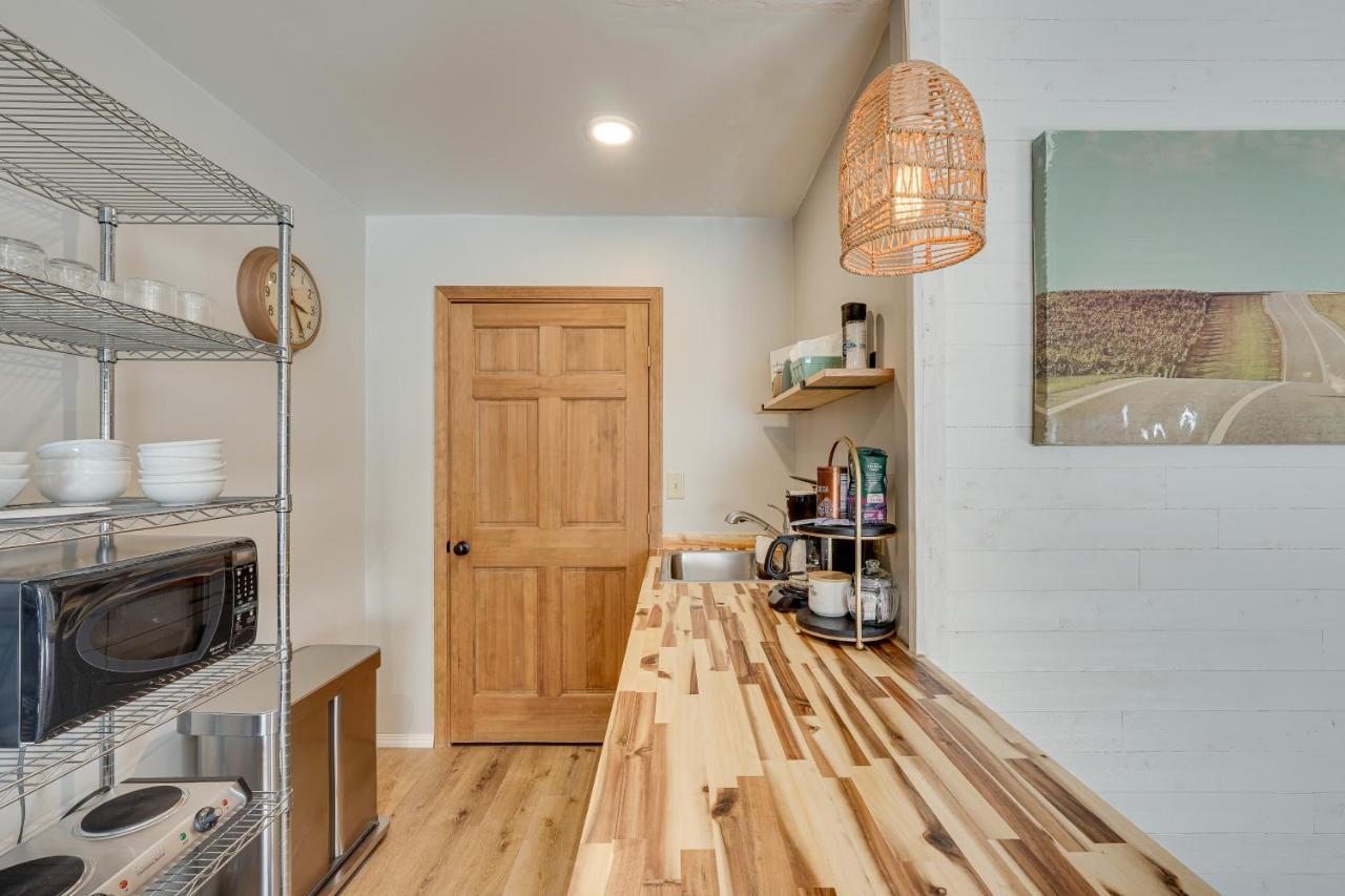 Cozy Central Point Bungalow On Working Winery! 외부 사진